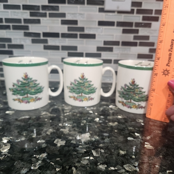 Spode Christmas Tree Coffee Mugs (Set of 3) made in England - Picture 2 of 7